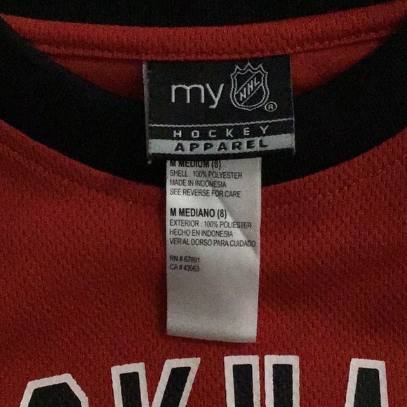 Boys Chicago Blackhawks Jersey/Shirt - Picture 2 of 4